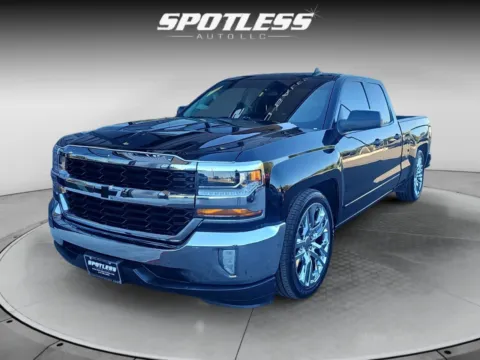 Black 2018 Chevrolet Silverado 1500 LT for sale in San Antonio, TX