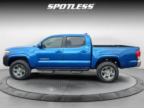 Another view of 2016 Toyota Tacoma TRD Off-Road for sale in San Antonio, TX at Spotless Auto Loop 1604