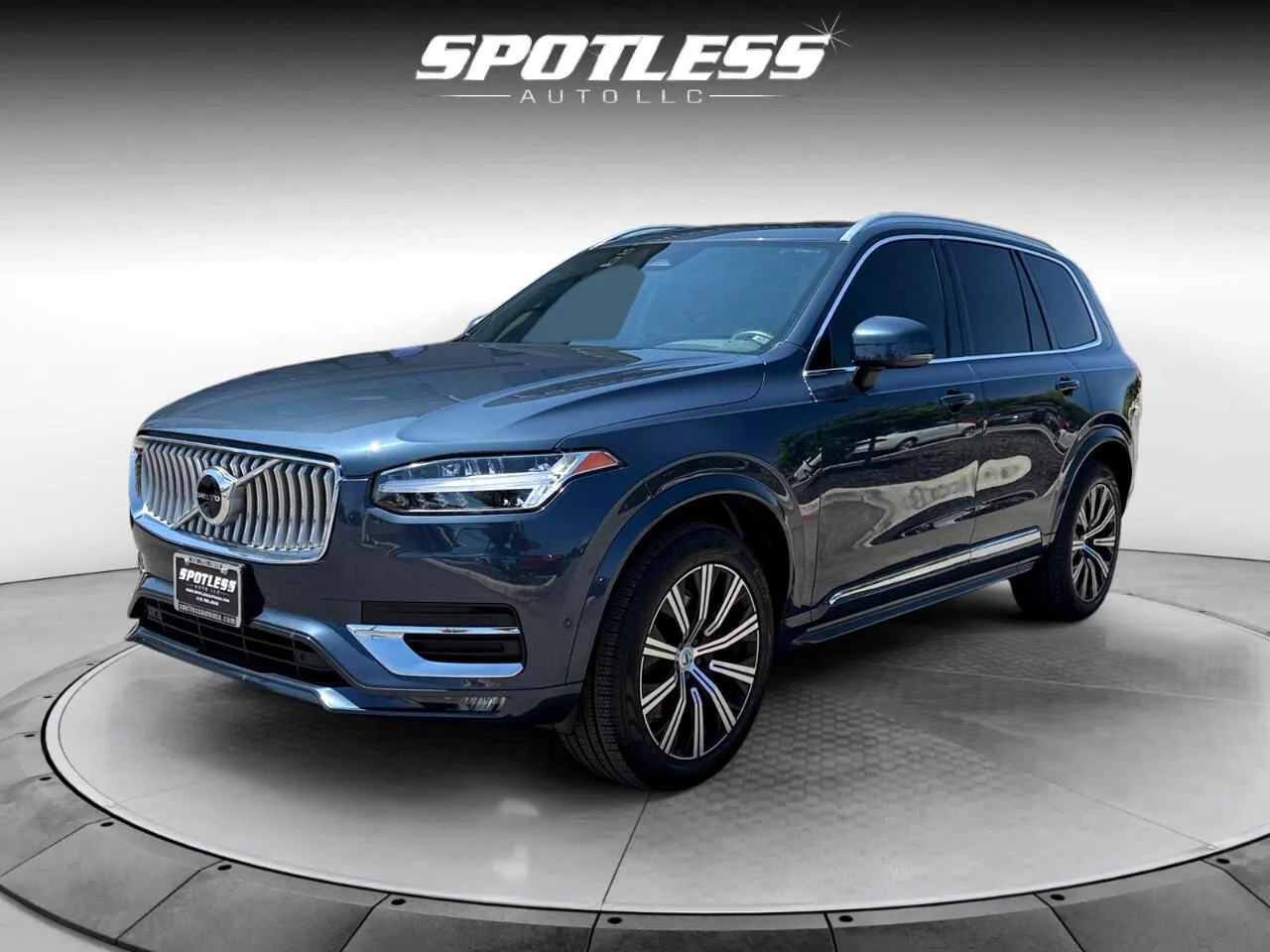 2023 Volvo XC90 Plus's photo