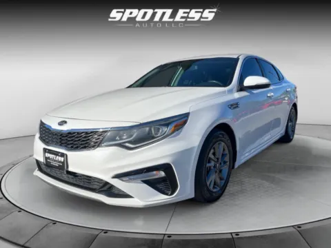 White 2019 Kia Optima LX for sale in San Antonio, TX