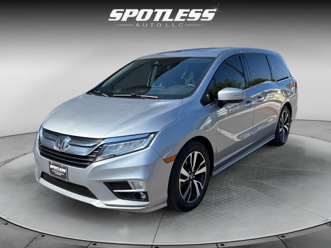 Silver 2020 Honda Odyssey Elite for sale in San Antonio, TX