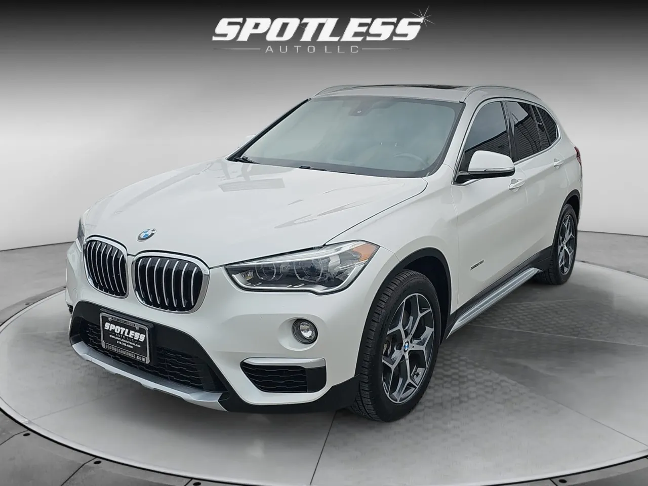 White 2018 BMW X1 xDrive28i for sale in San Antonio, TX