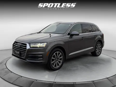 Gray 2019 Audi Q7 45 Premium Plus for sale in San Antonio, TX