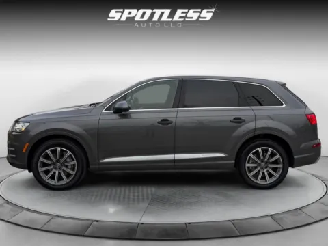 Another view of 2019 Audi Q7 45 Premium Plus for sale in San Antonio, TX at Spotless Auto San Pedro