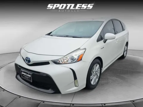 White 2016 Toyota Prius v Four for sale in San Antonio, TX