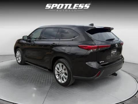 More photos of 2020 Toyota Highlander Limited at Spotless Auto Loop 1604, TX
