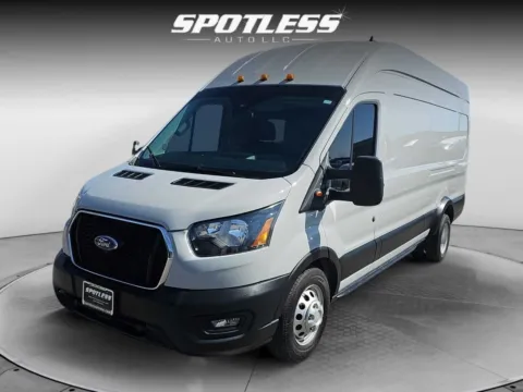 Gray 2022 Ford Transit 350 HD for sale in San Antonio, TX