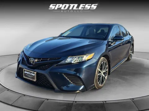 Blue 2020 Toyota Camry SE for sale in San Antonio, TX