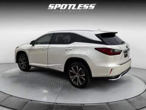 More photos of 2018 Lexus RX 450hL at Spotless Auto Loop 1604, TX