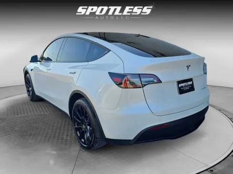 More photos of 2023 Tesla Model Y Long Range at Spotless Auto Loop 1604, TX