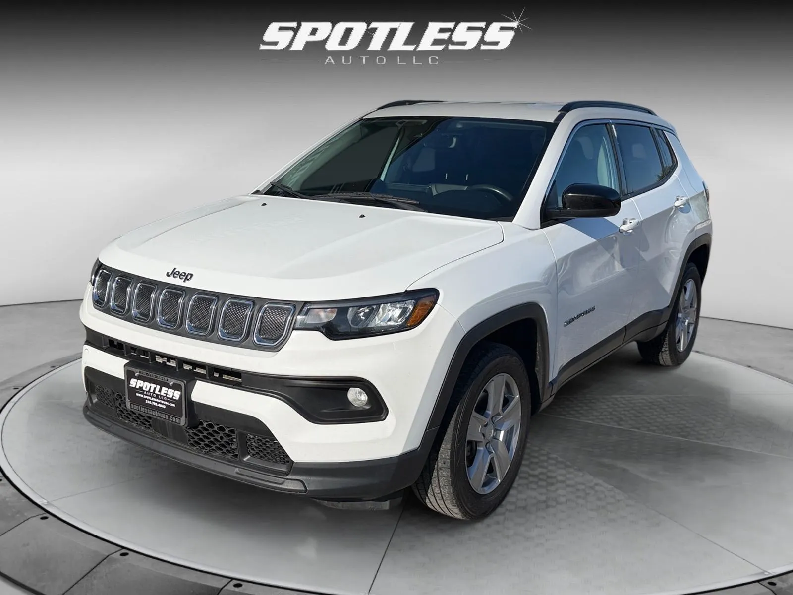 Silver 2022 Jeep Compass Latitude for sale in San Antonio, TX