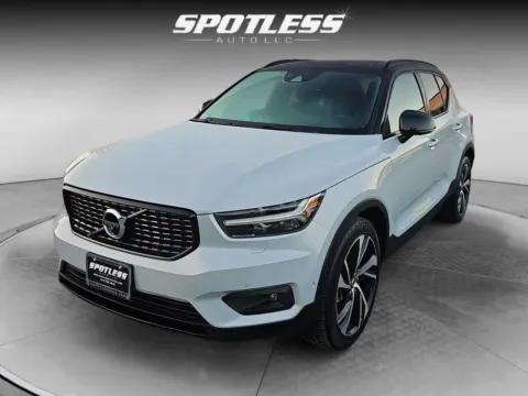 Silver 2021 Volvo XC40 T5 R-Design for sale in San Antonio, TX