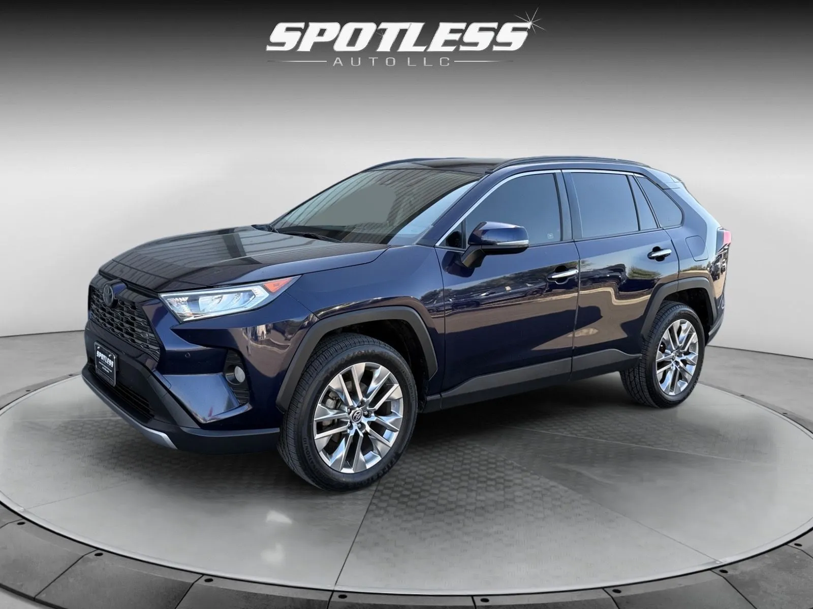 2020 Toyota RAV4 Limited FWD's photo