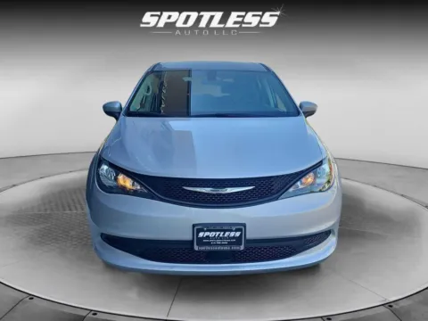 More photos of 2022 Chrysler Voyager LX at Spotless Auto Loop 1604, TX