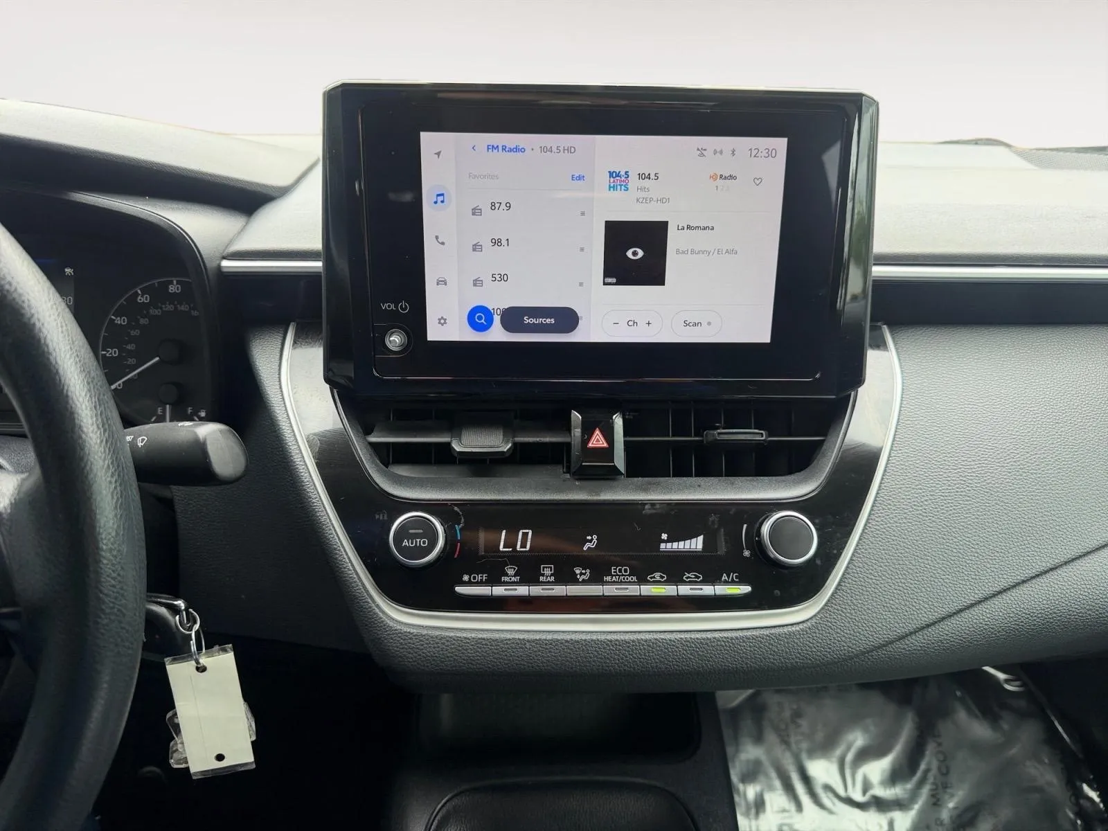 2023 Toyota Corolla LE - Photo 22