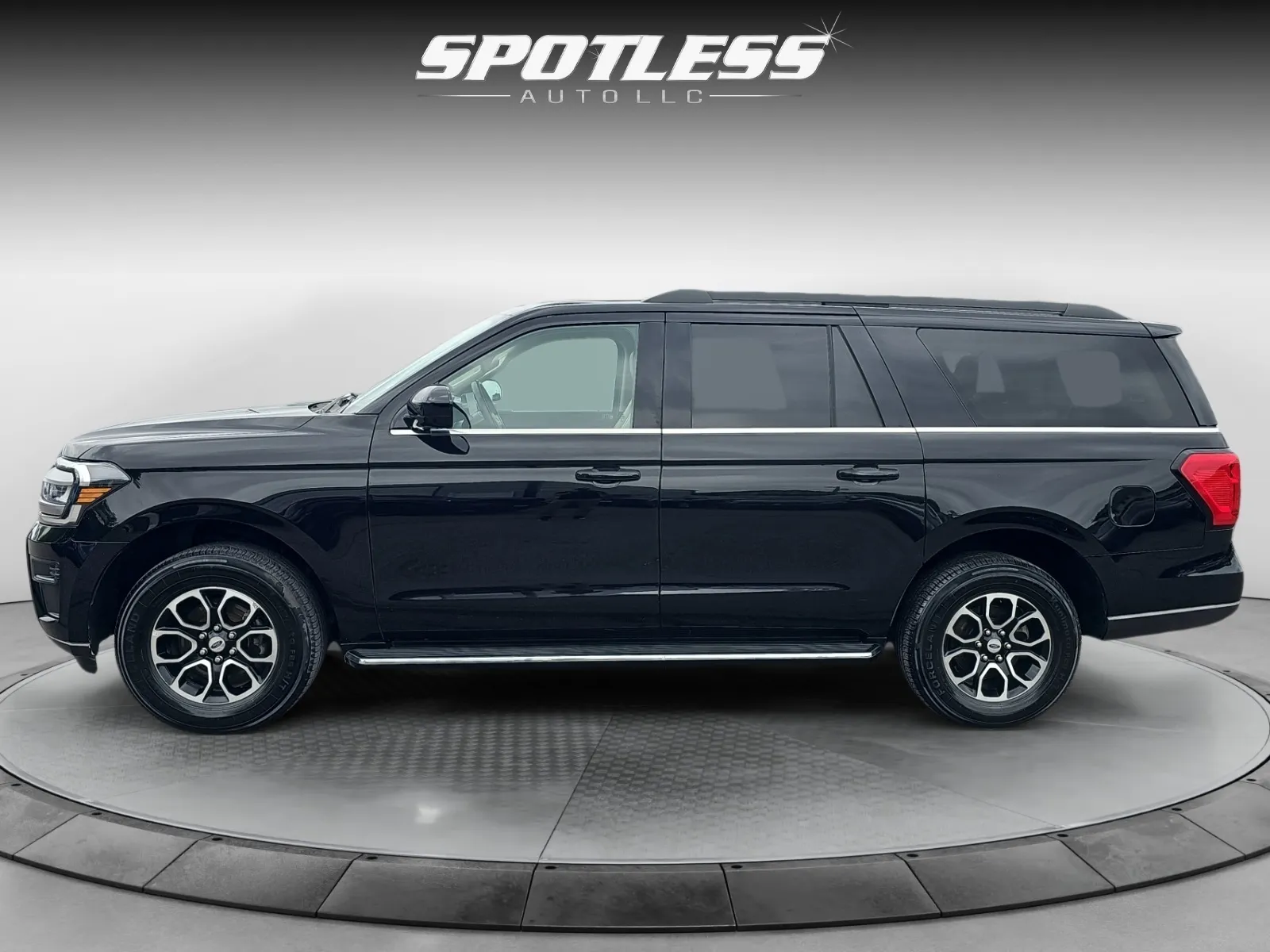 Another view of 2023 Ford Expedition MAX XLT for sale in San Antonio, TX at Spotless Auto Loop 1604