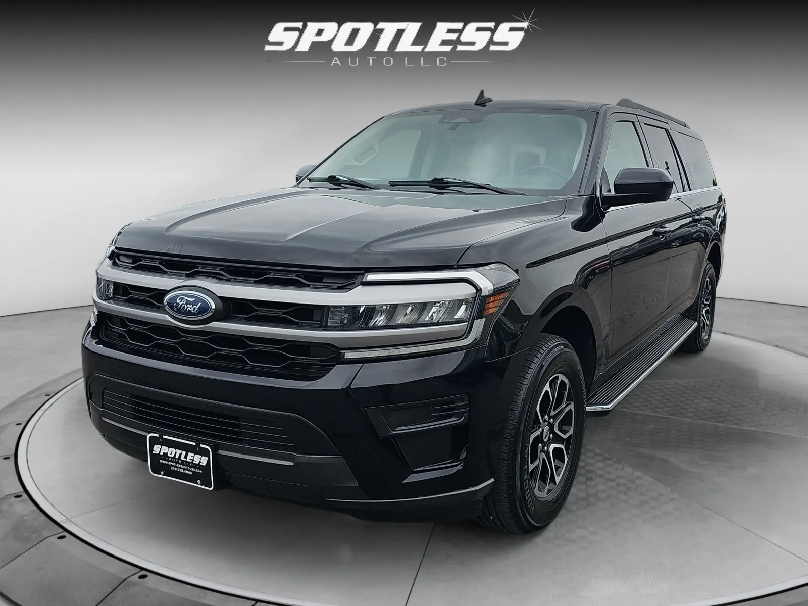 2023 Ford Expedition XLT MAX's photo