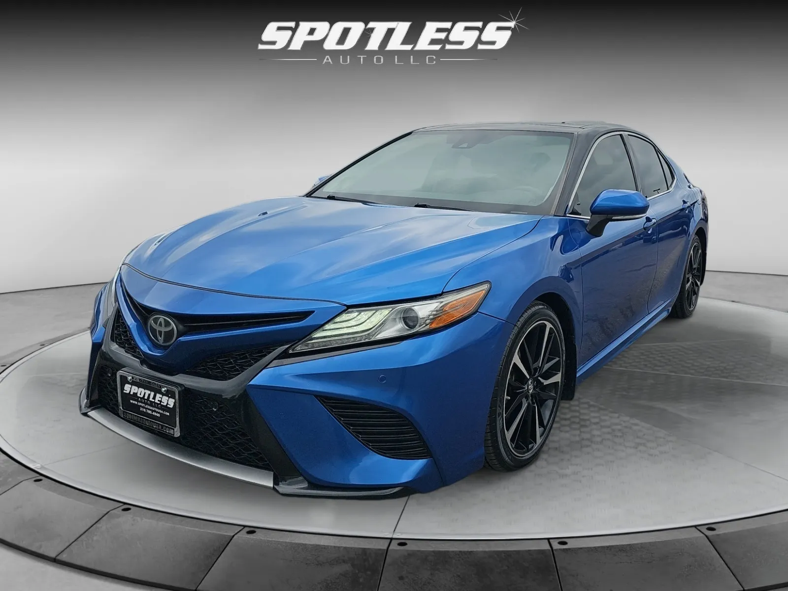 Blue 2018 Toyota Camry XSE V6 for sale in San Antonio, TX