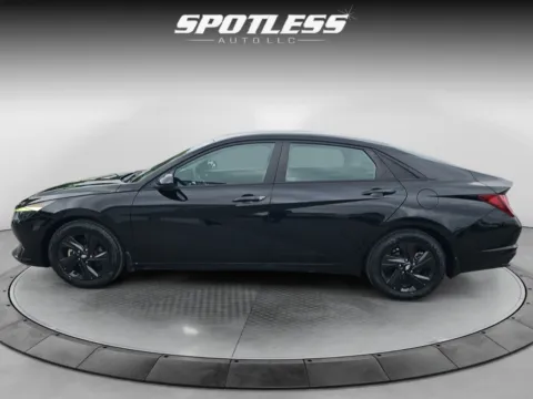 Another view of 2022 Hyundai ELANTRA SEL for sale in San Antonio, TX at Spotless Auto Loop 1604