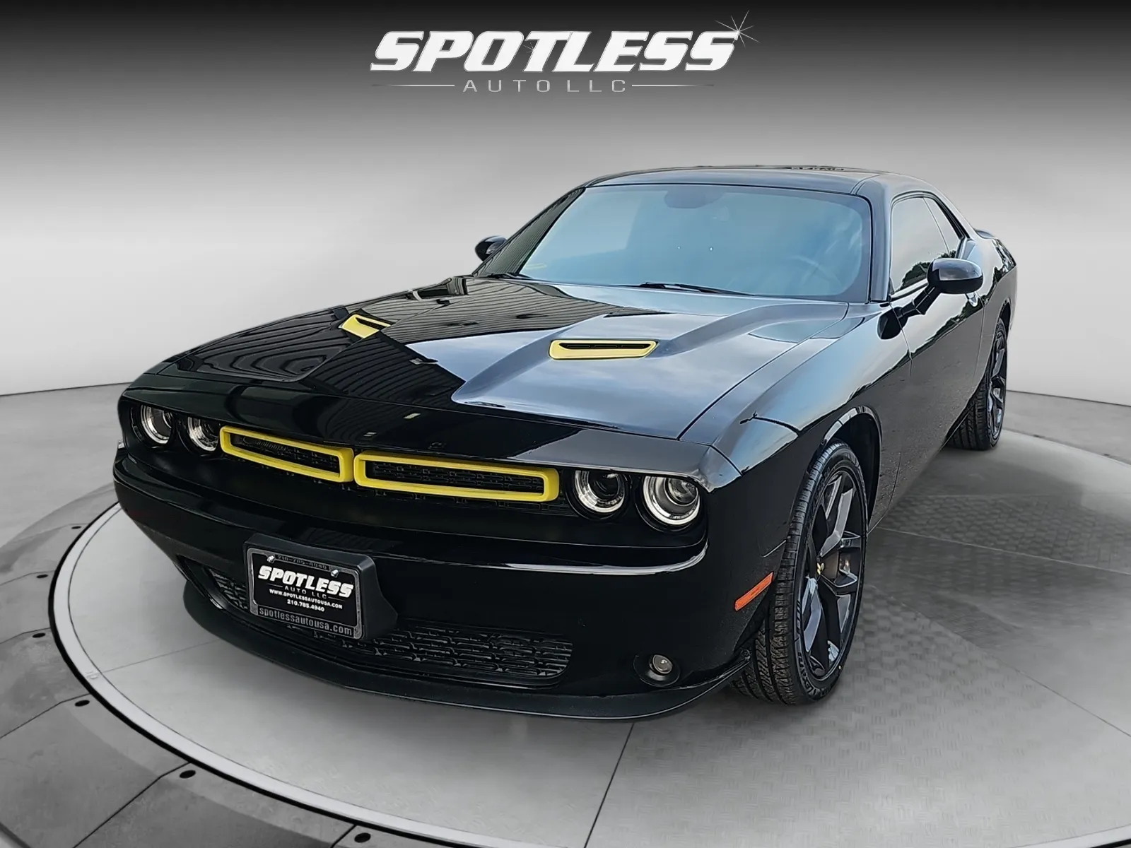 Black 2022 Dodge Challenger SXT for sale in San Antonio, TX