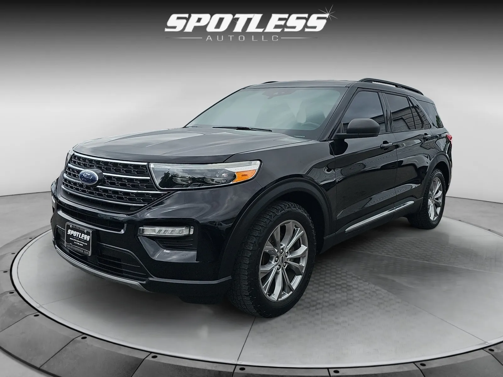 2020 Ford Explorer XLT RWD's photo