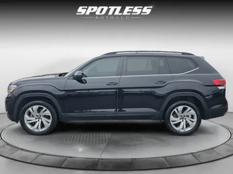 Another view of 2022 Volkswagen Atlas V6 SE 4Motion for sale in San Antonio, TX at Spotless Auto Loop 1604