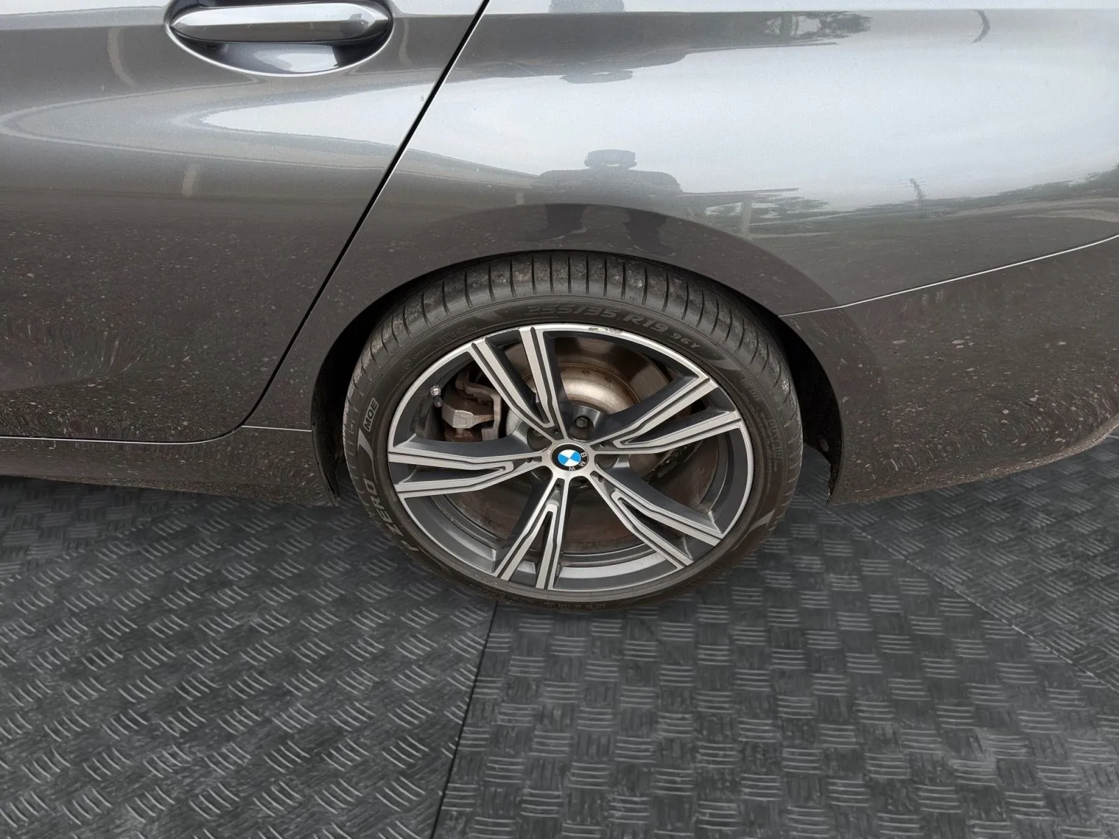 BMW 3 Series photo 14