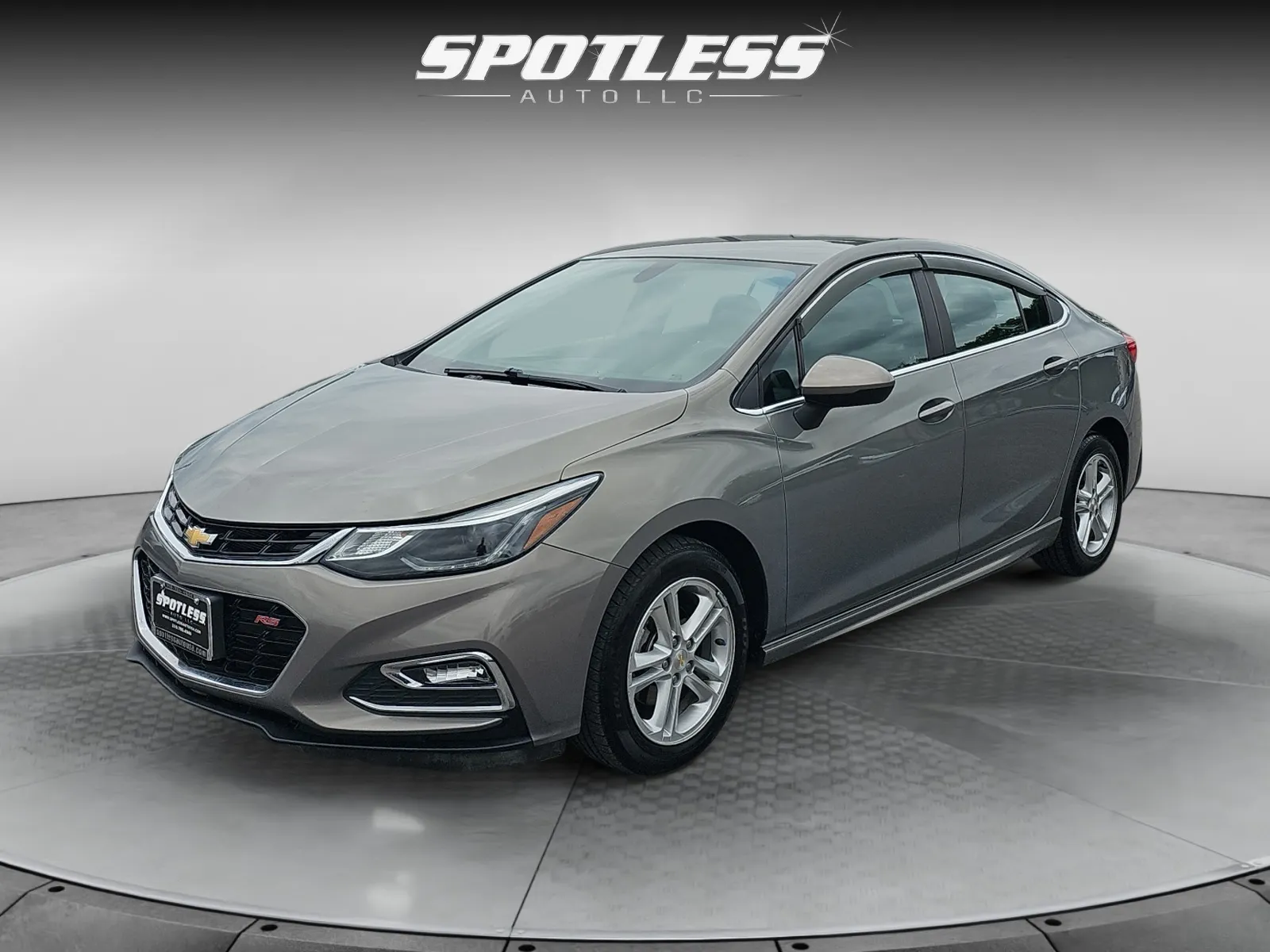 Gray 2017 Chevrolet Cruze LT Auto for sale in San Antonio, TX