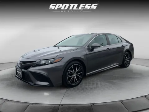 Gray 2022 Toyota Camry SE for sale in San Antonio, TX