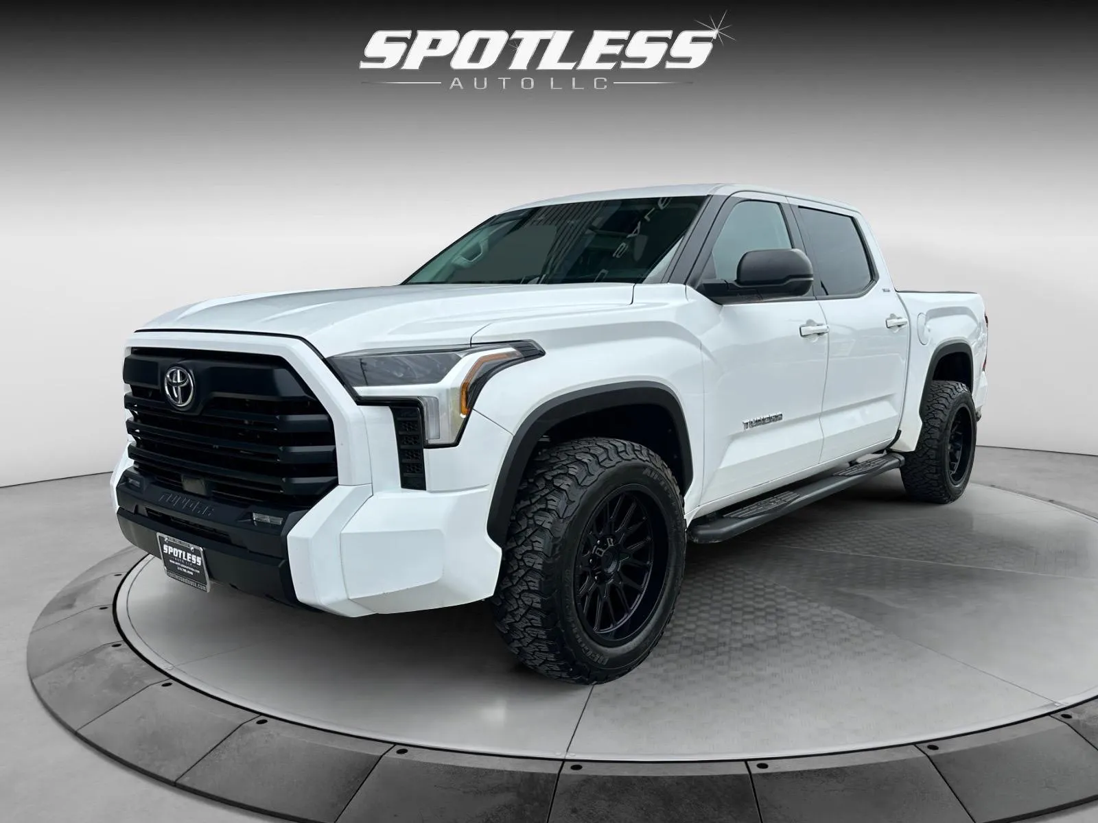 White 2024 Toyota Tundra SR5 for sale in San Antonio, TX