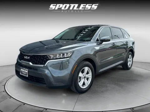Gray 2022 Kia Sorento LX for sale in San Antonio, TX