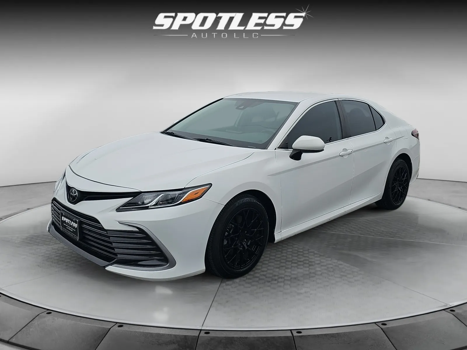White 2022 Toyota Camry LE for sale in San Antonio, TX