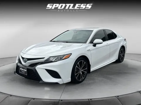 Another view of 2018 Toyota Camry Hybrid for sale in San Antonio, TX at Spotless Auto Loop 1604