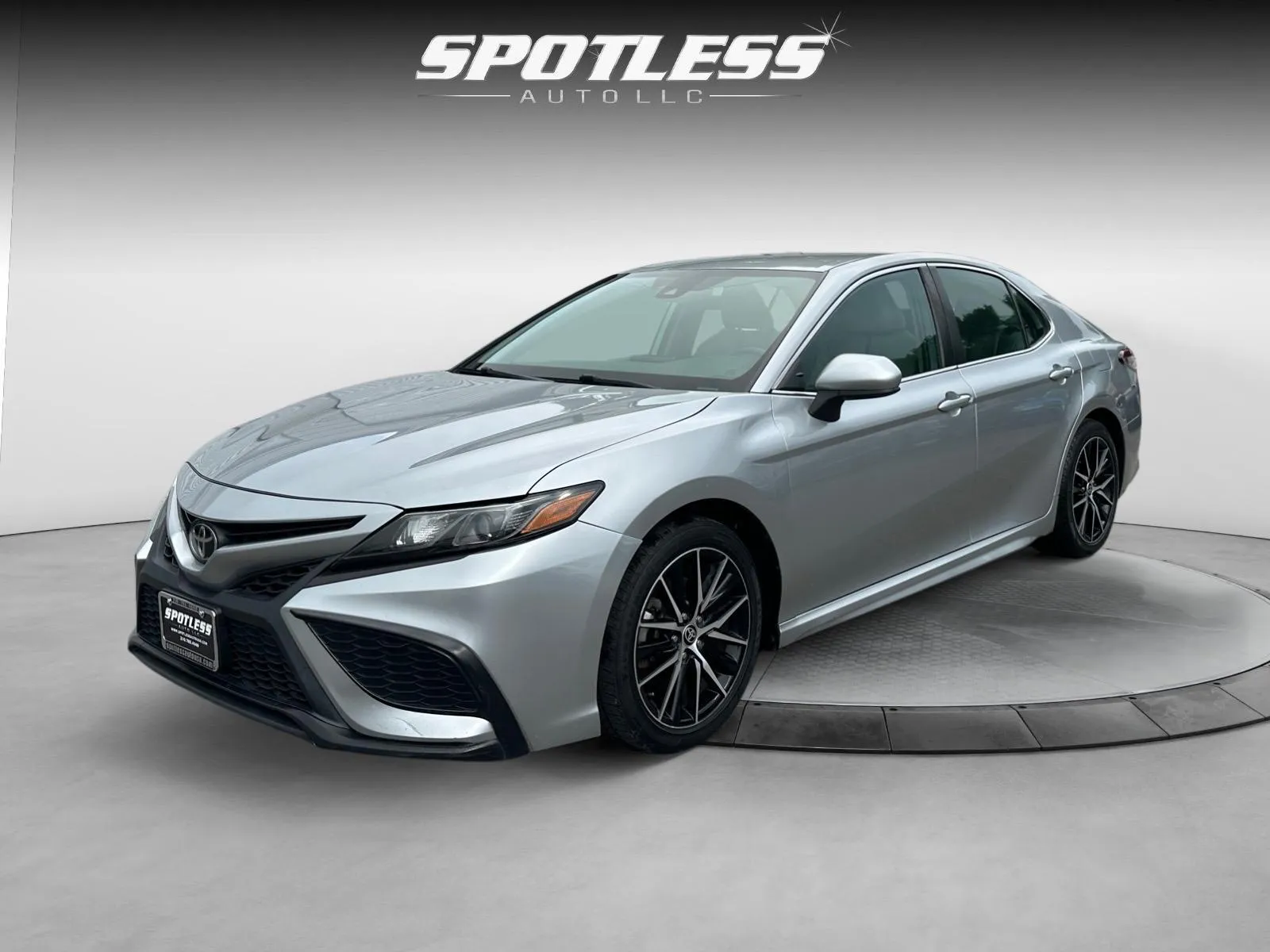Toyota Camry photo 10