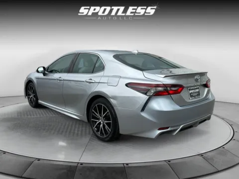 More photos of 2021 Toyota Camry SE at Spotless Auto Loop 1604, TX