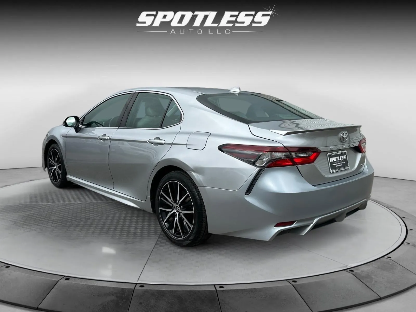 Toyota Camry photo 4