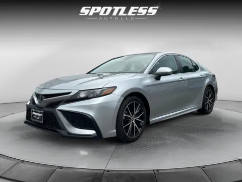 Silver 2021 Toyota Camry SE for sale in San Antonio, TX