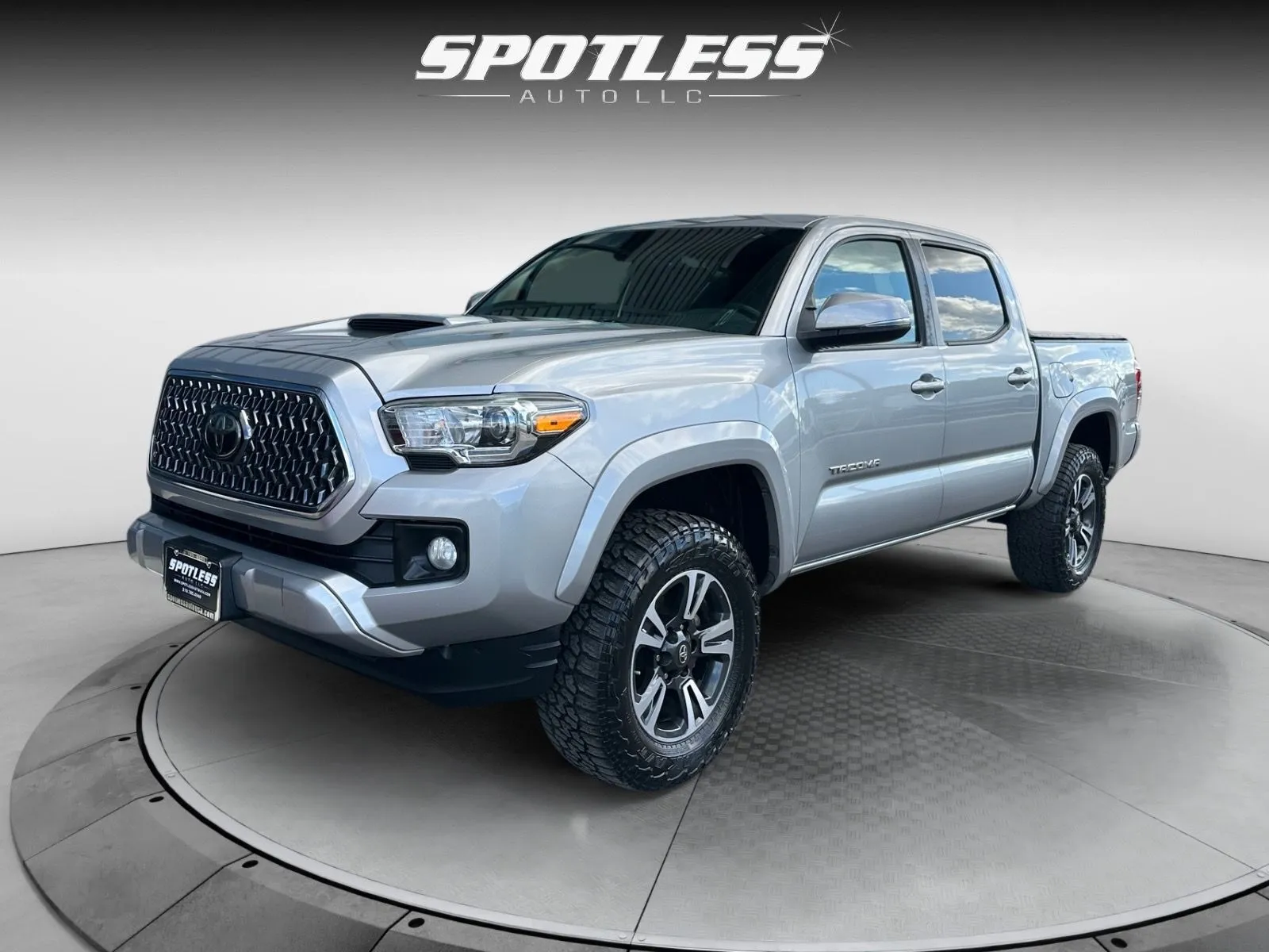 Silver 2019 Toyota Tacoma for sale in San Antonio, TX