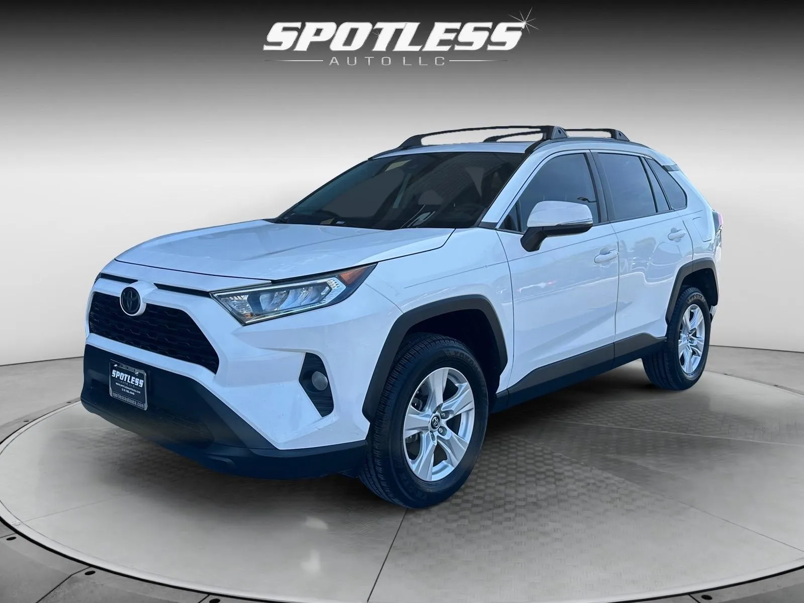 White 2019 Toyota RAV4 XLE for sale in San Antonio, TX