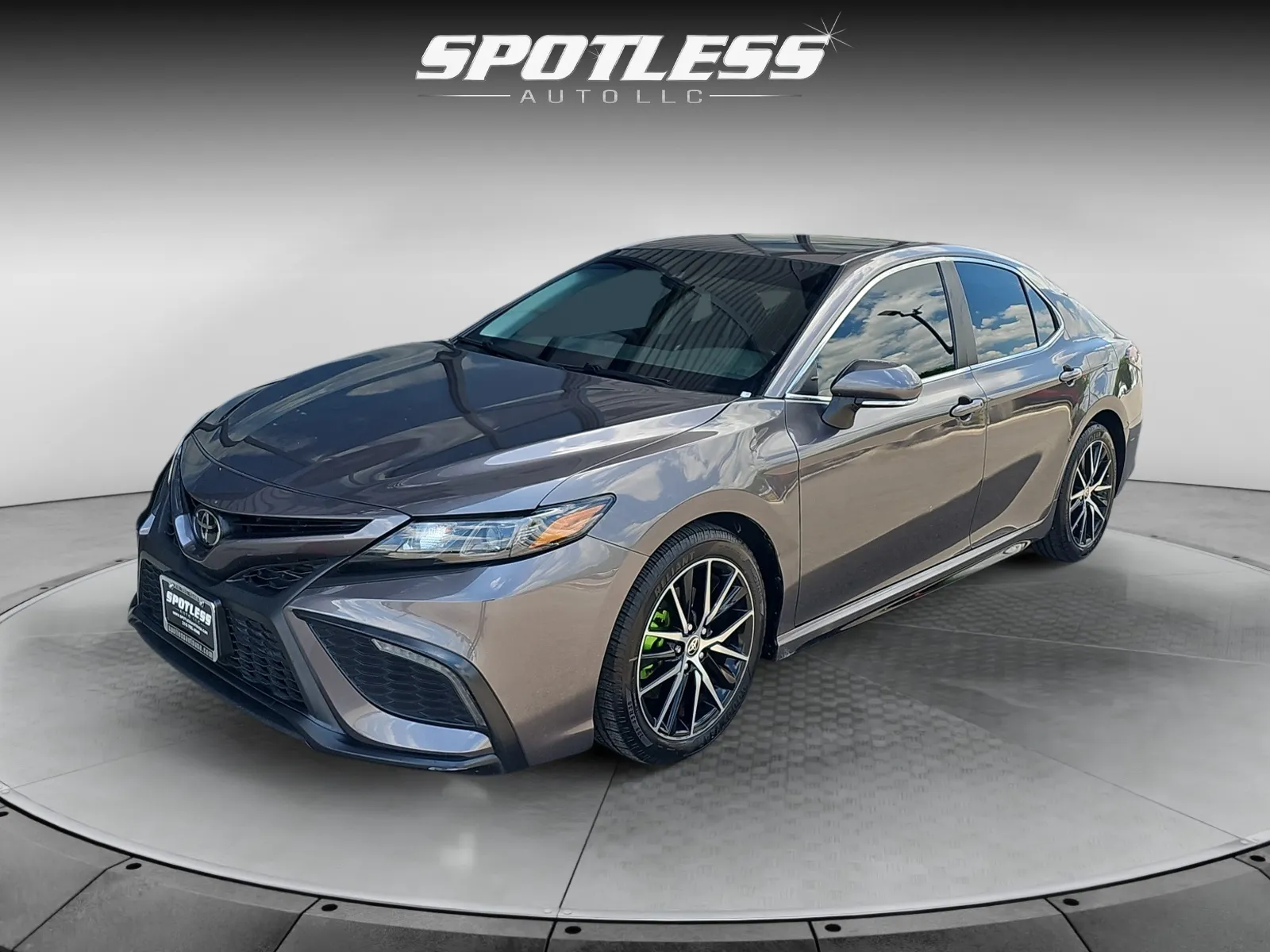 Gray 2022 Toyota Camry for sale in San Antonio, TX