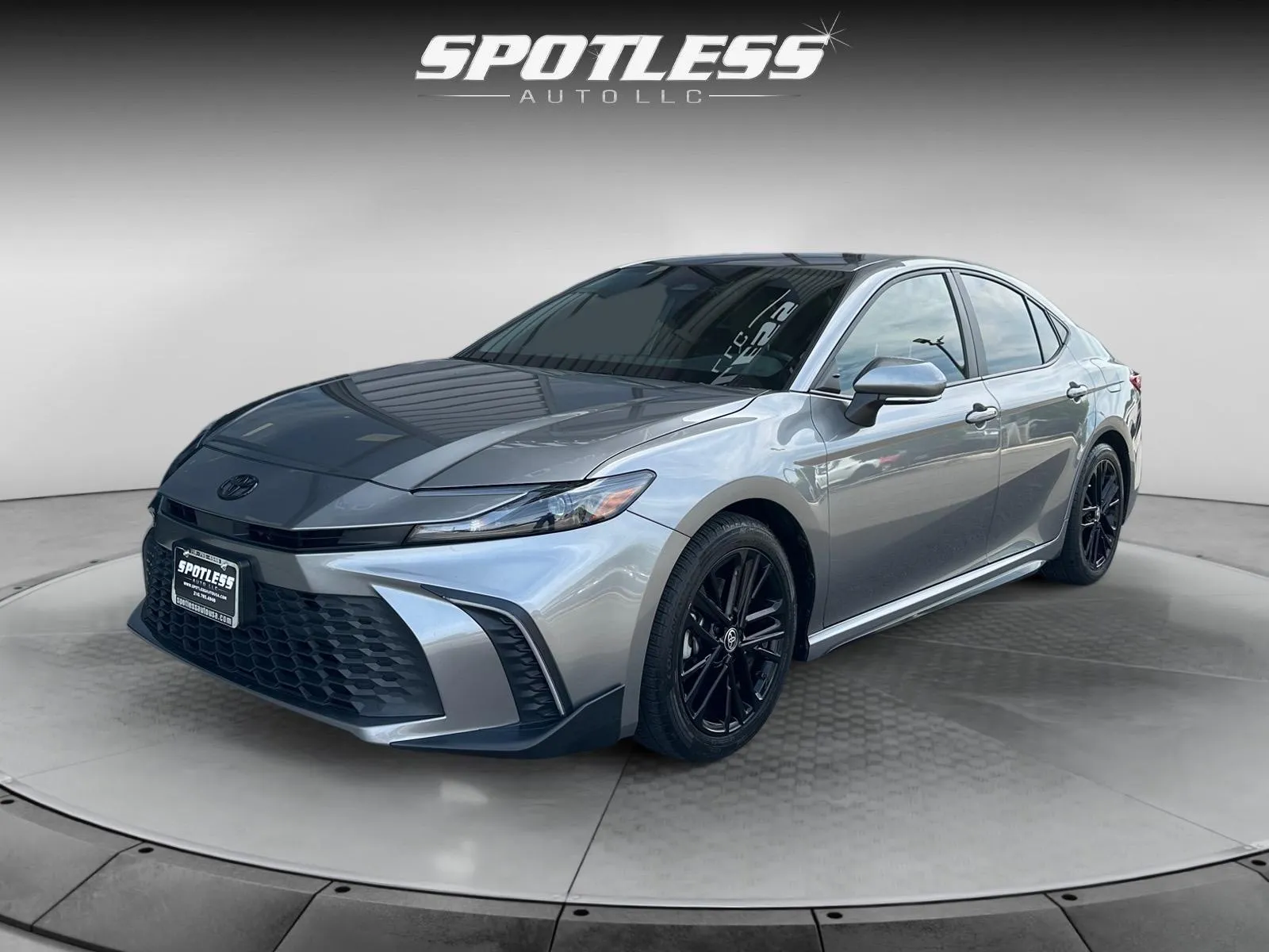 Gray 2025 Toyota Camry SE for sale in San Antonio, TX