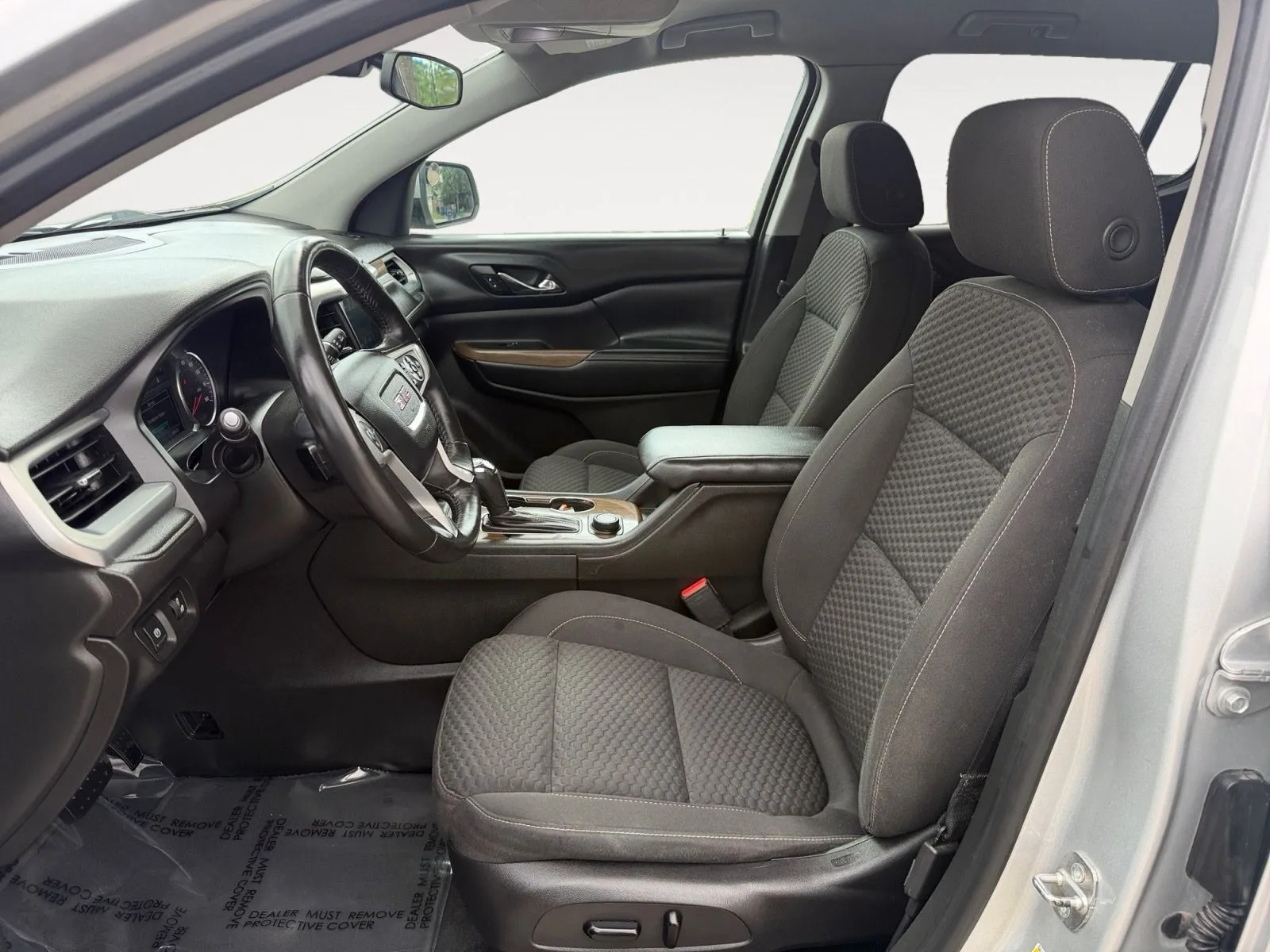GMC Acadia photo 19
