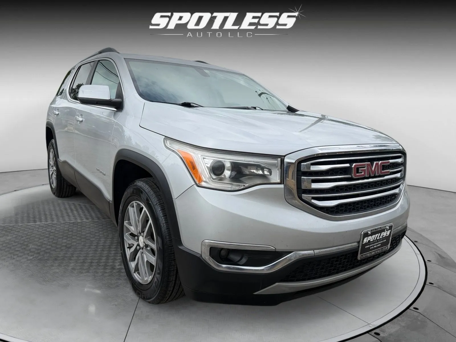 GMC Acadia photo 11