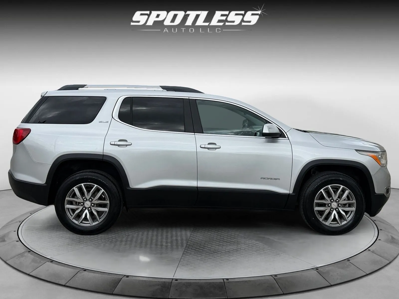GMC Acadia photo 8