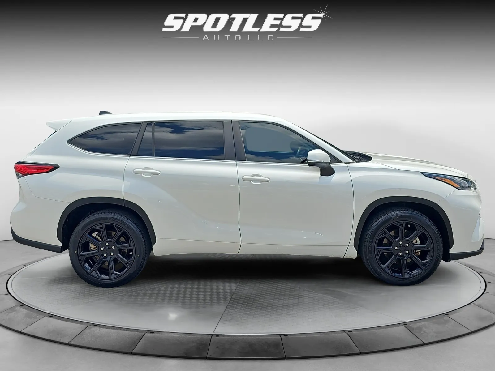 Toyota Highlander photo 8