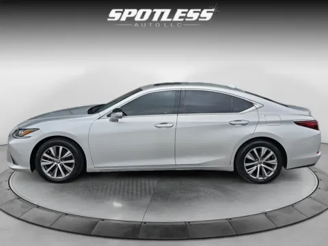 More photos of 2019 Lexus ES 350 at Spotless Auto Loop 1604, TX