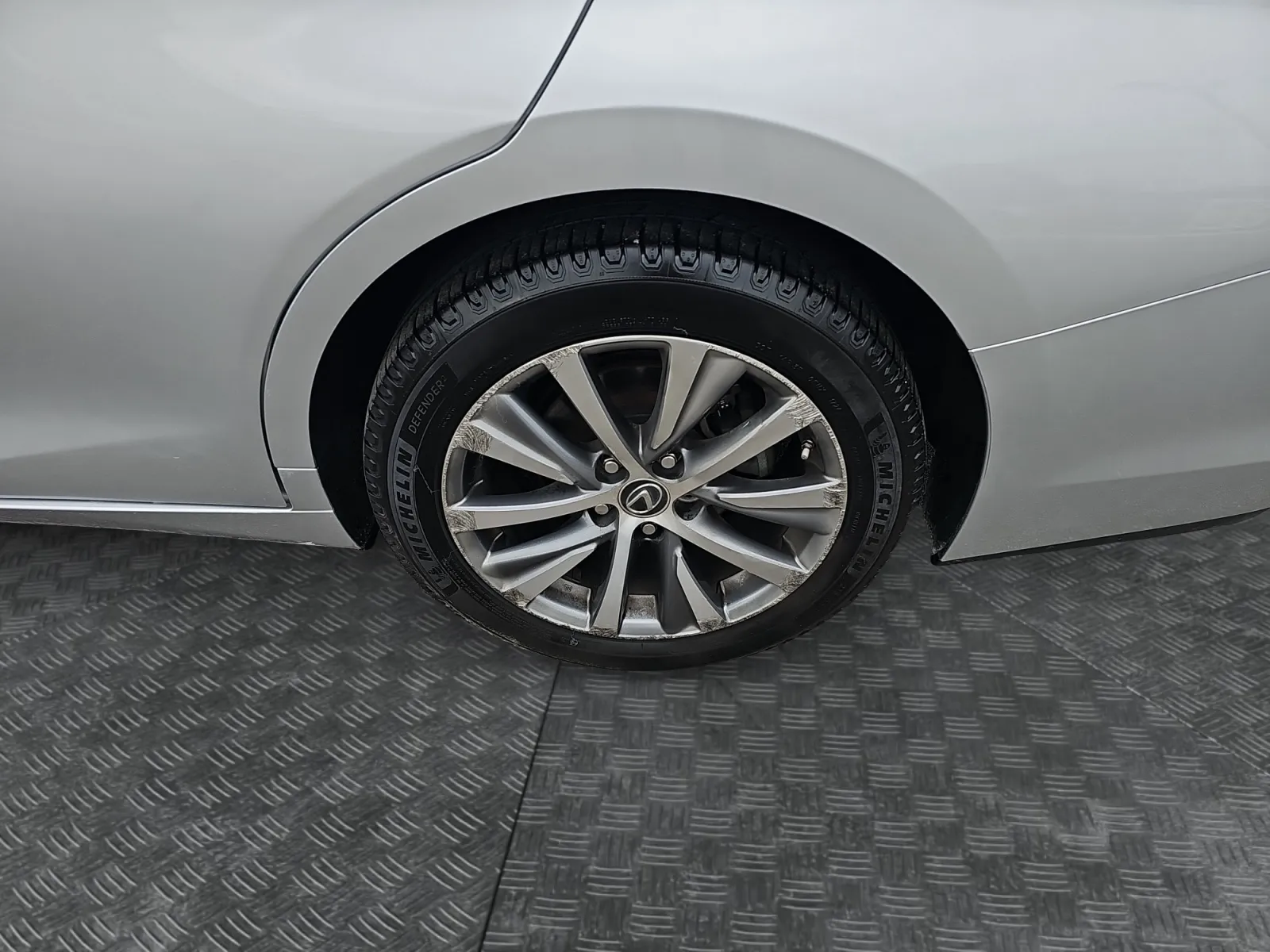 Lexus ES photo 14