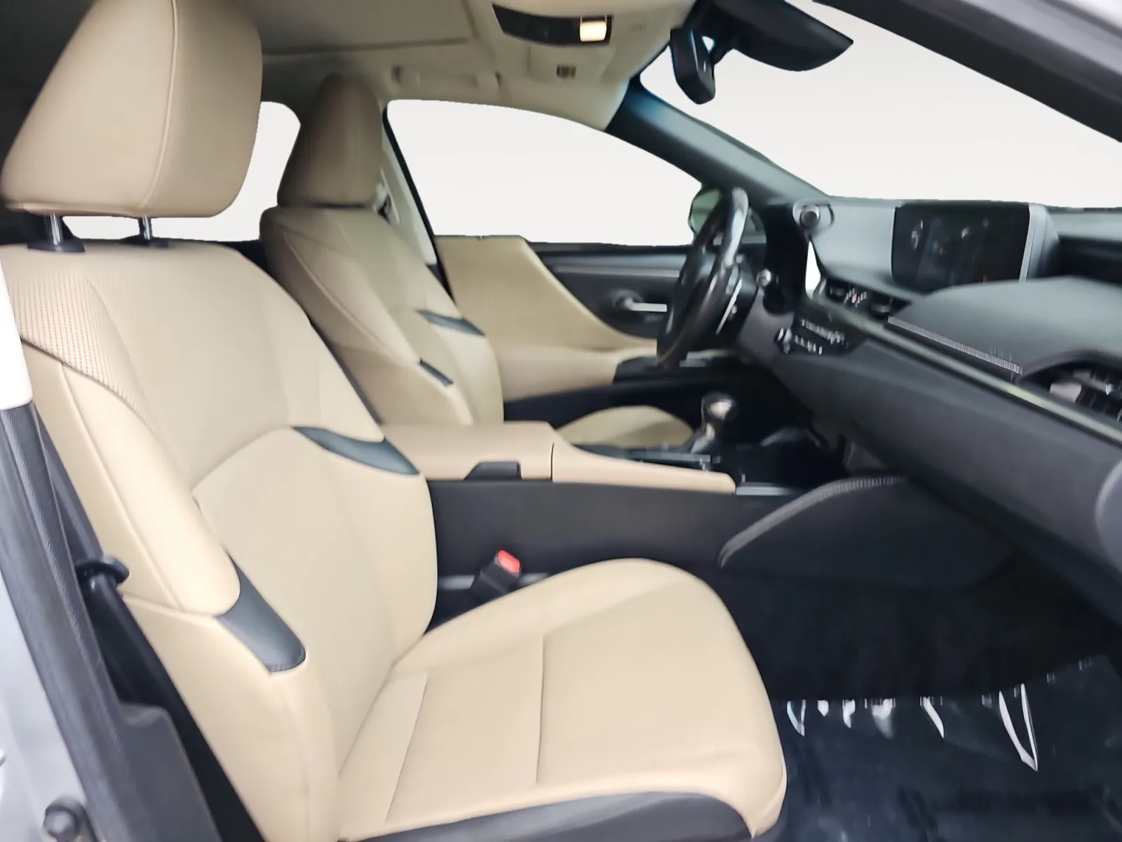 Lexus ES photo 22