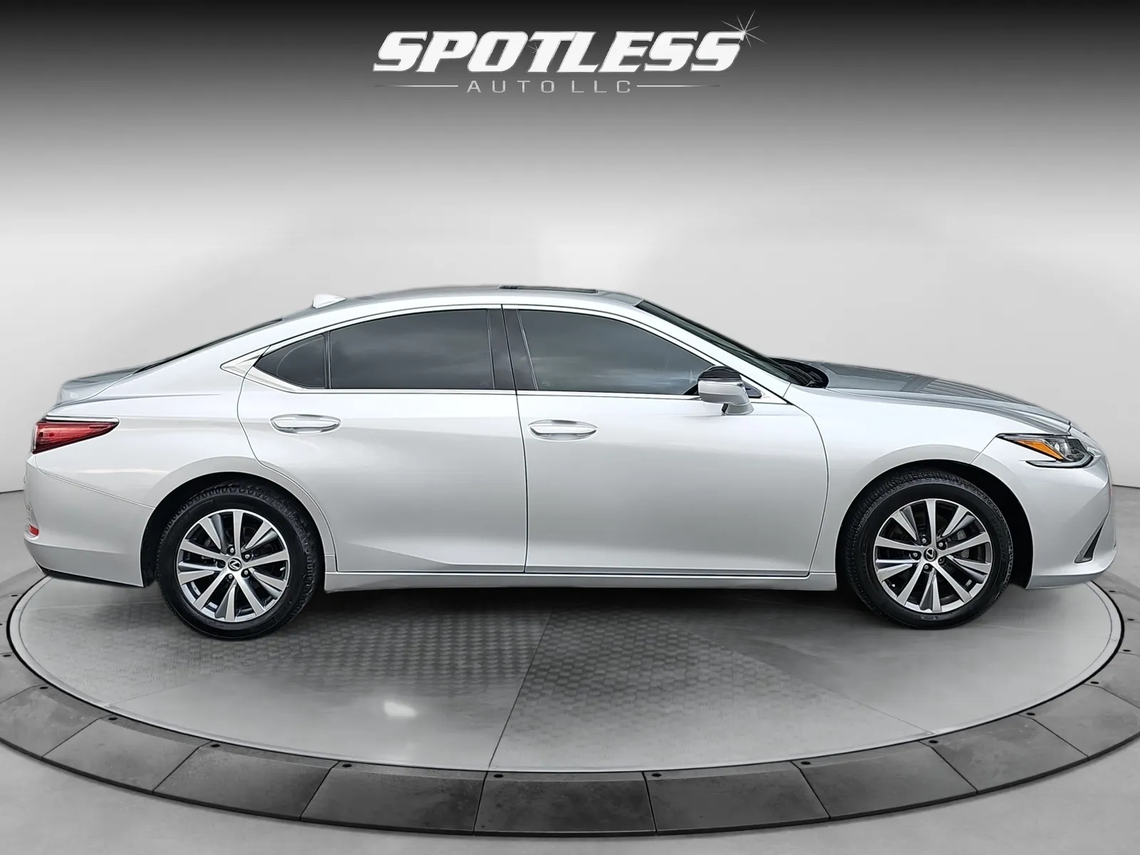Lexus ES photo 8