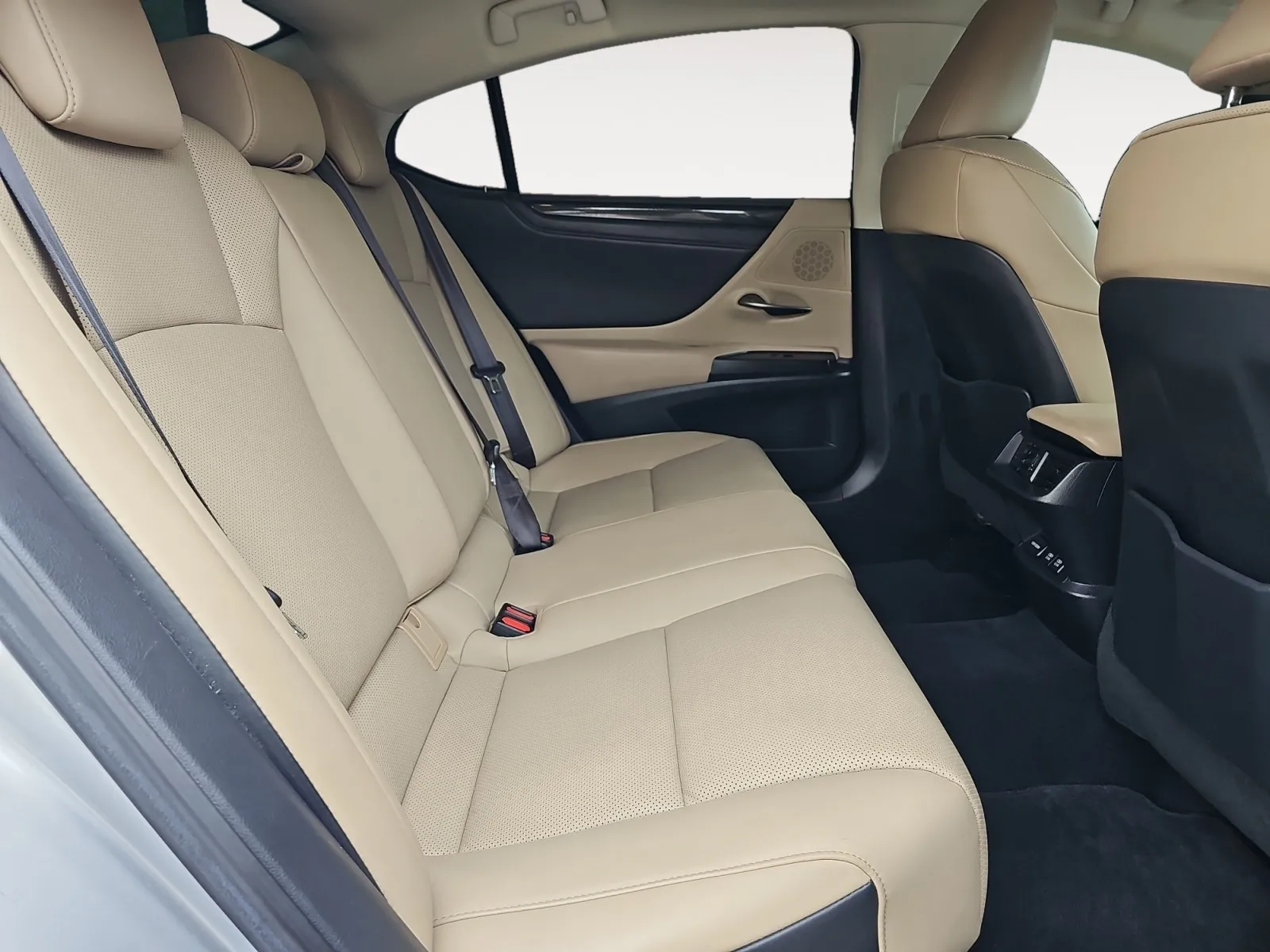 Lexus ES photo 23